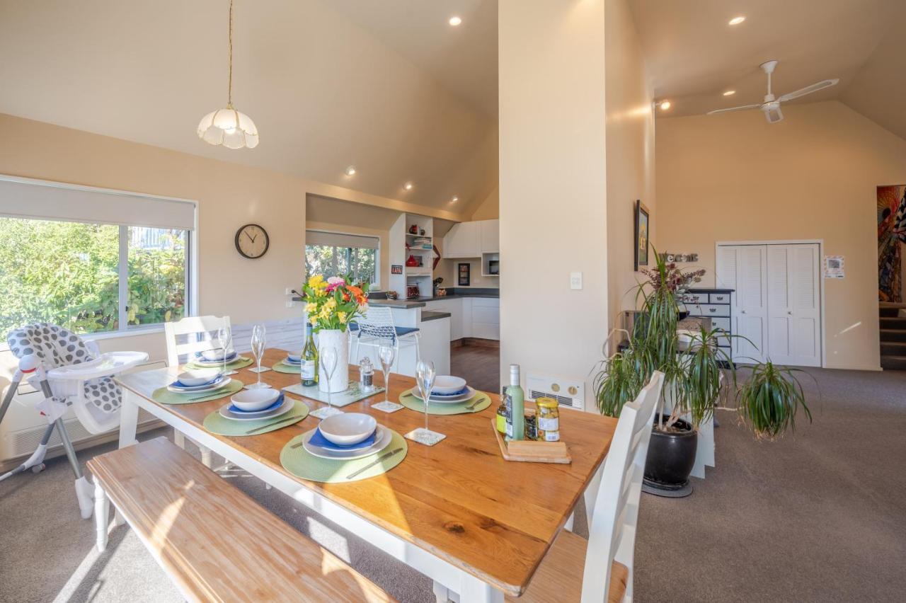 Rose On The Bay - Akaroa Holiday Home المظهر الخارجي الصورة