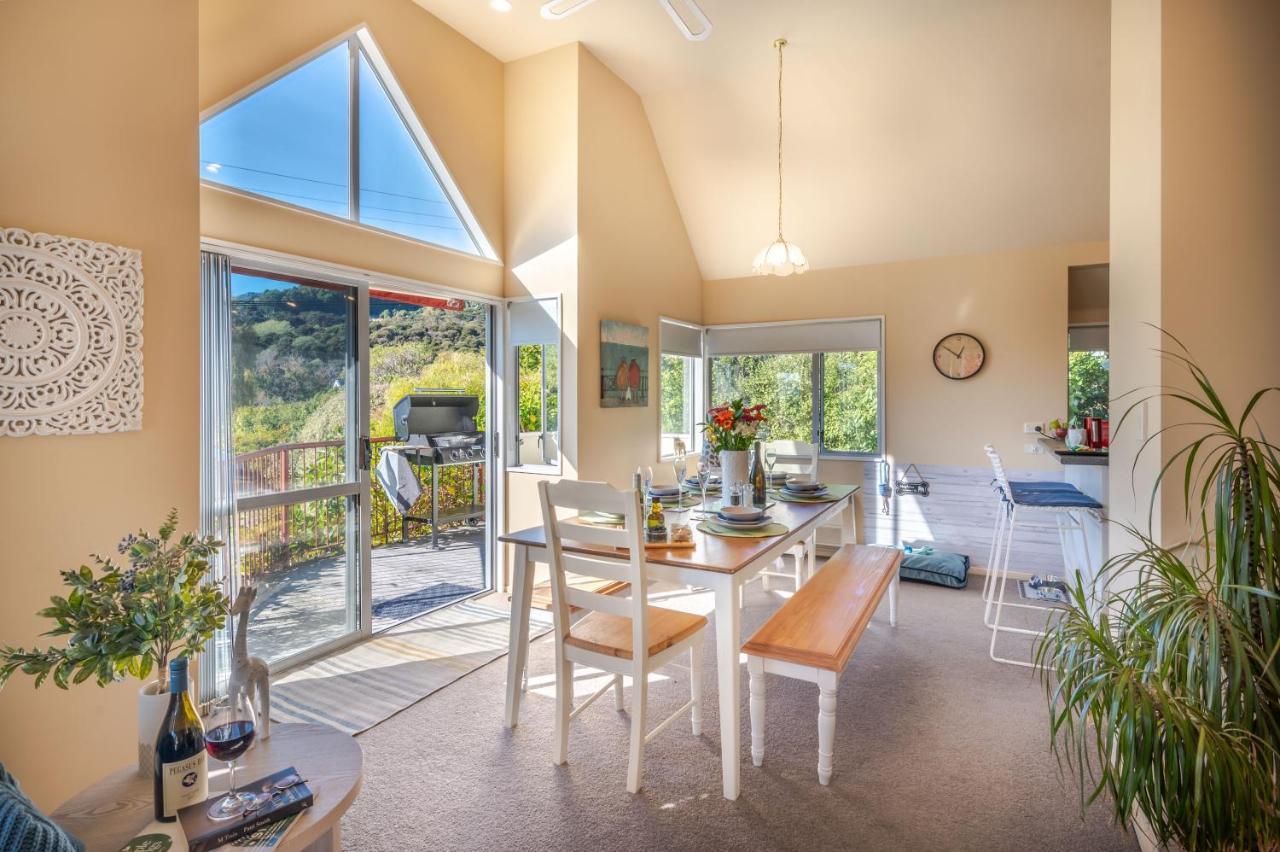 Rose On The Bay - Akaroa Holiday Home المظهر الخارجي الصورة